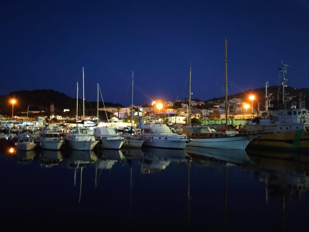 CLASSIC Yacht YANIKA Yachting Watersport ETS Villaputzu Exterior foto